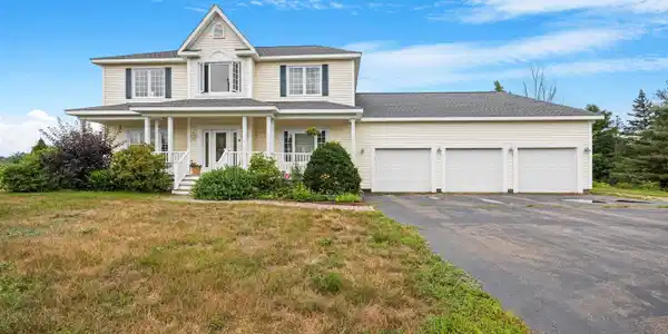 4 Summit Drive