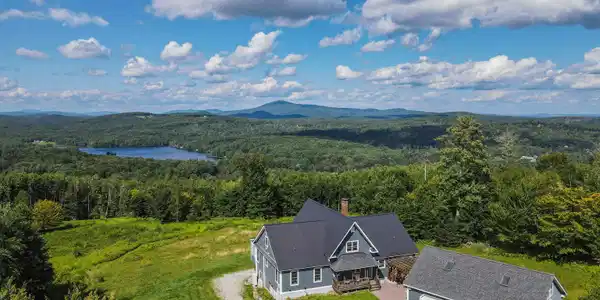 39 Woodview Heights