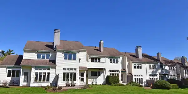 Image 2: Desirable Overlake condos