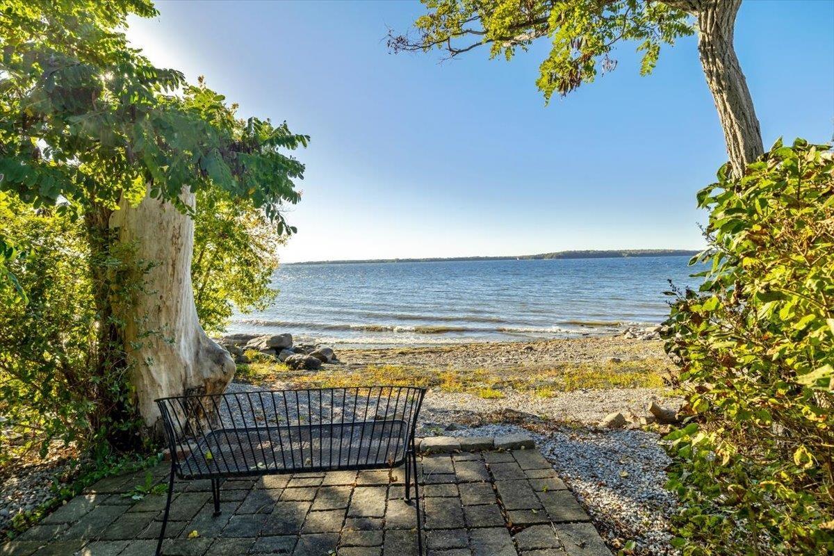 Image 2: 85&rsquo; of Private Waterfront