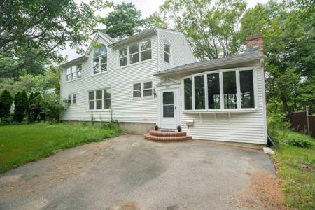320 Leslie