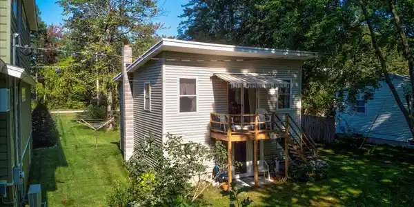 215 Broadlake