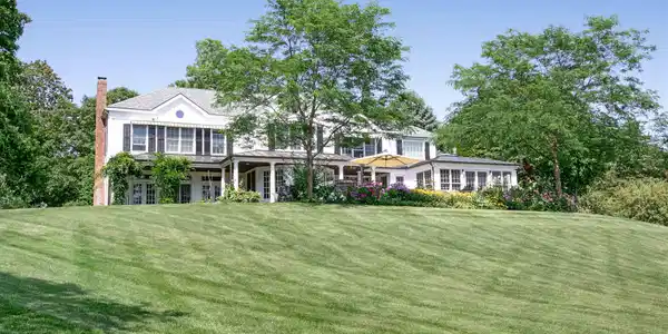 233 Thorpe Cove