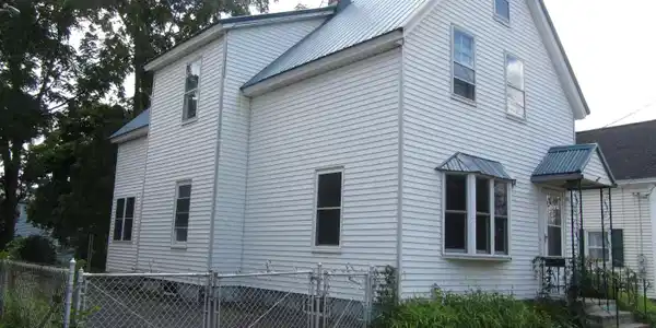 104 Kinsley