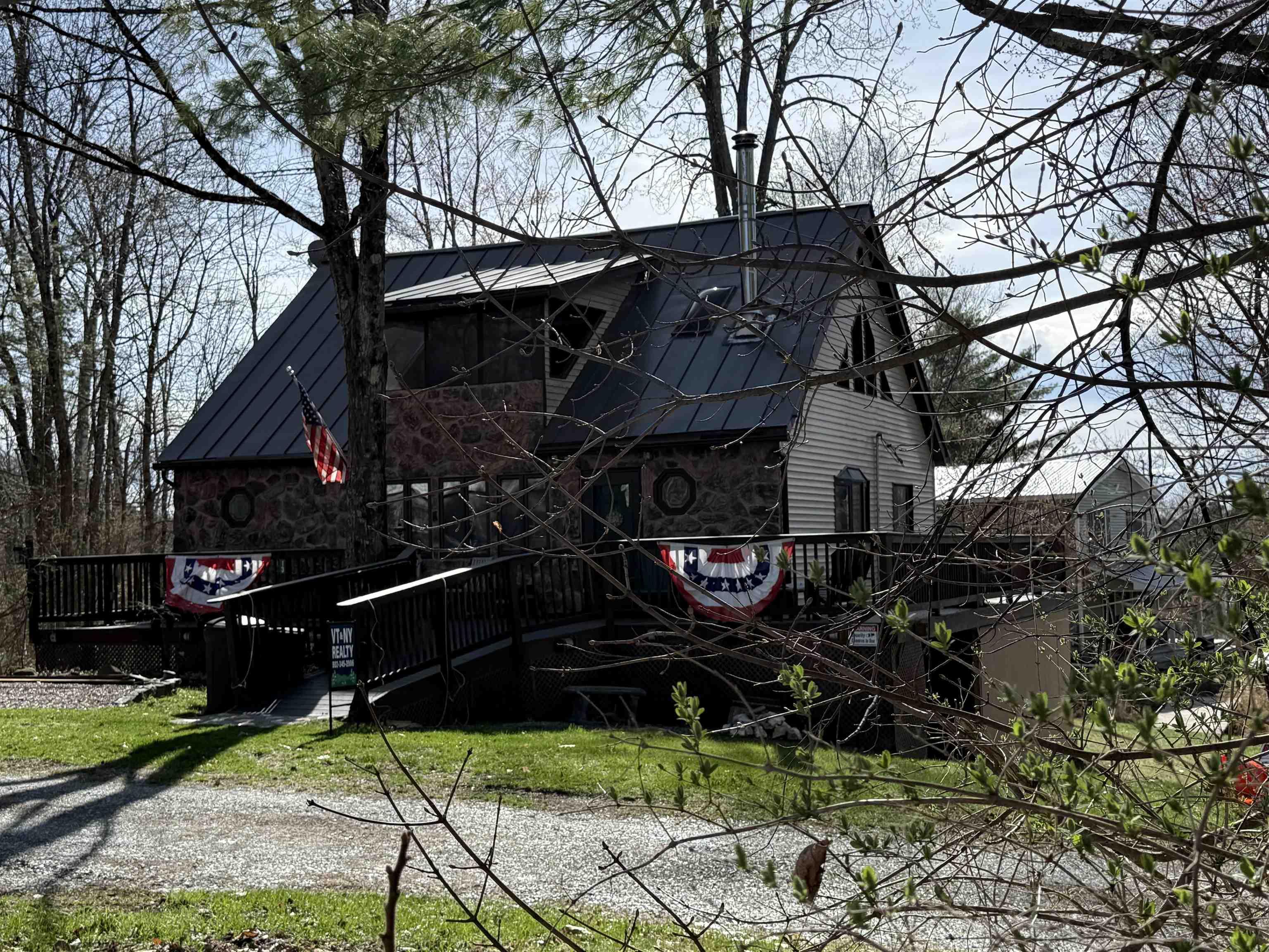 Image 2: Home toward Lake