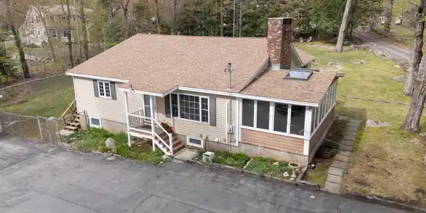 7 Forest Road