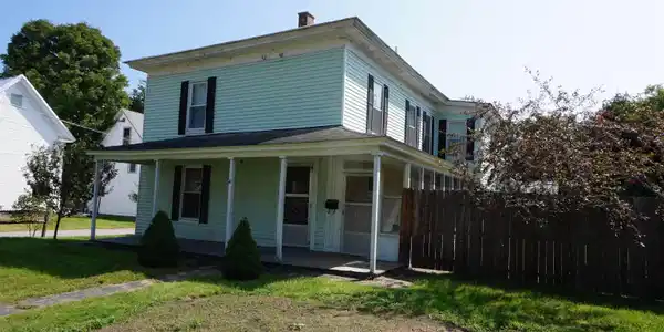 14 Highland Street