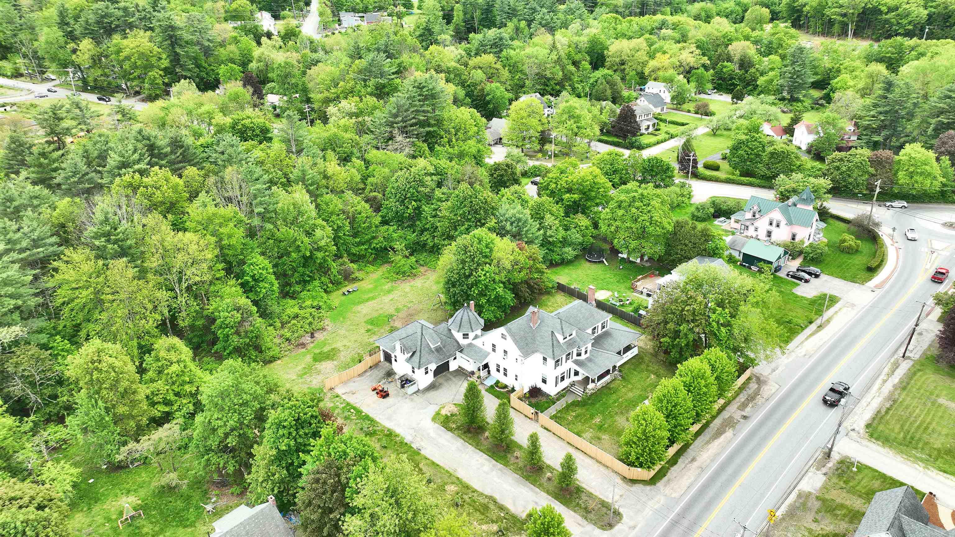 Image 1: Large in town lot