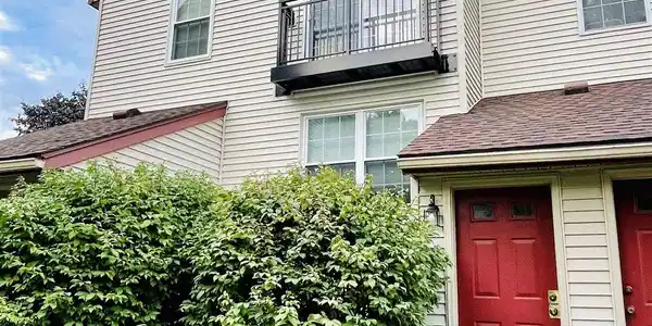 76 East Ridge
