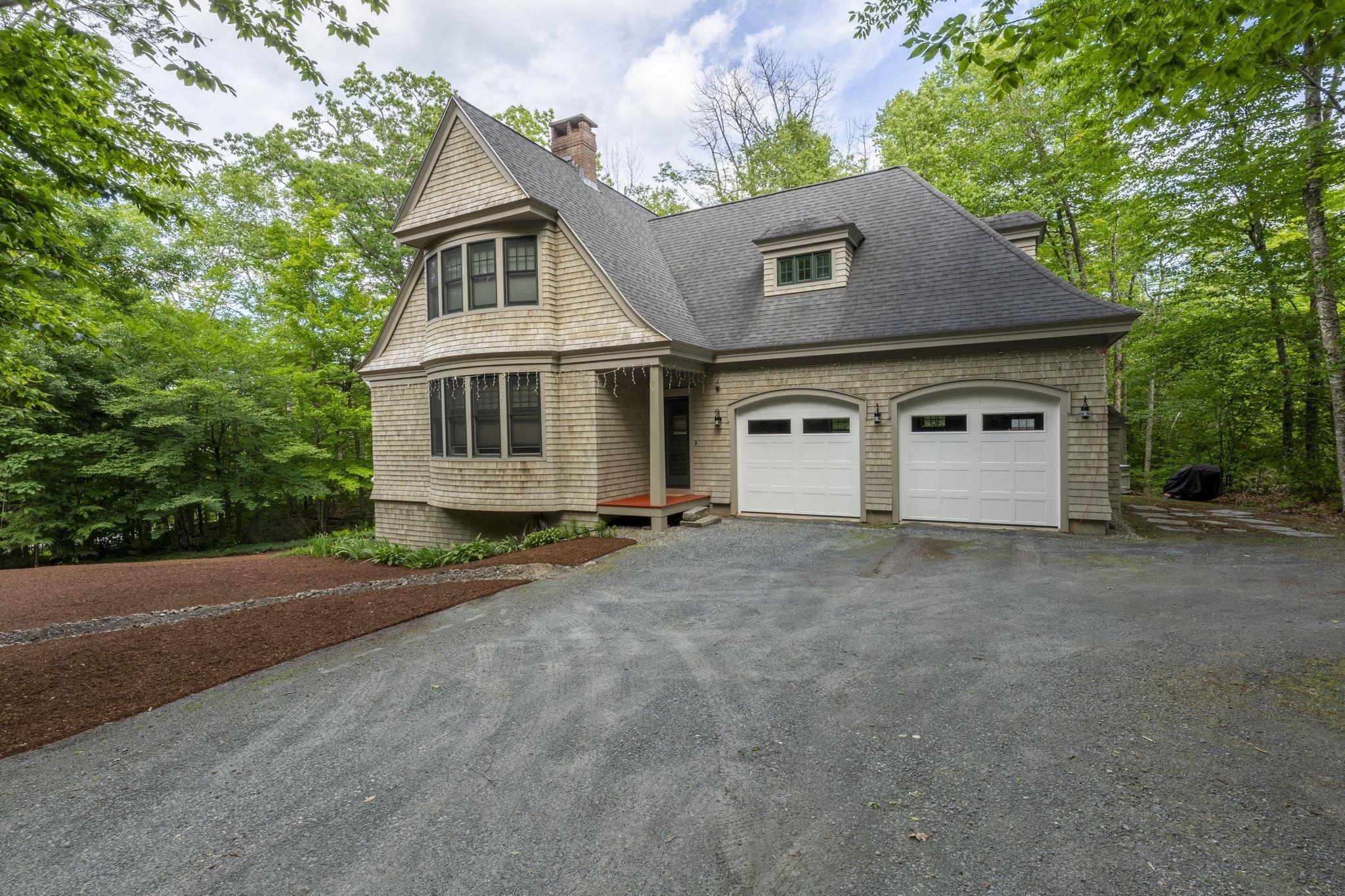 Image 1: 12 Fernwood Lane