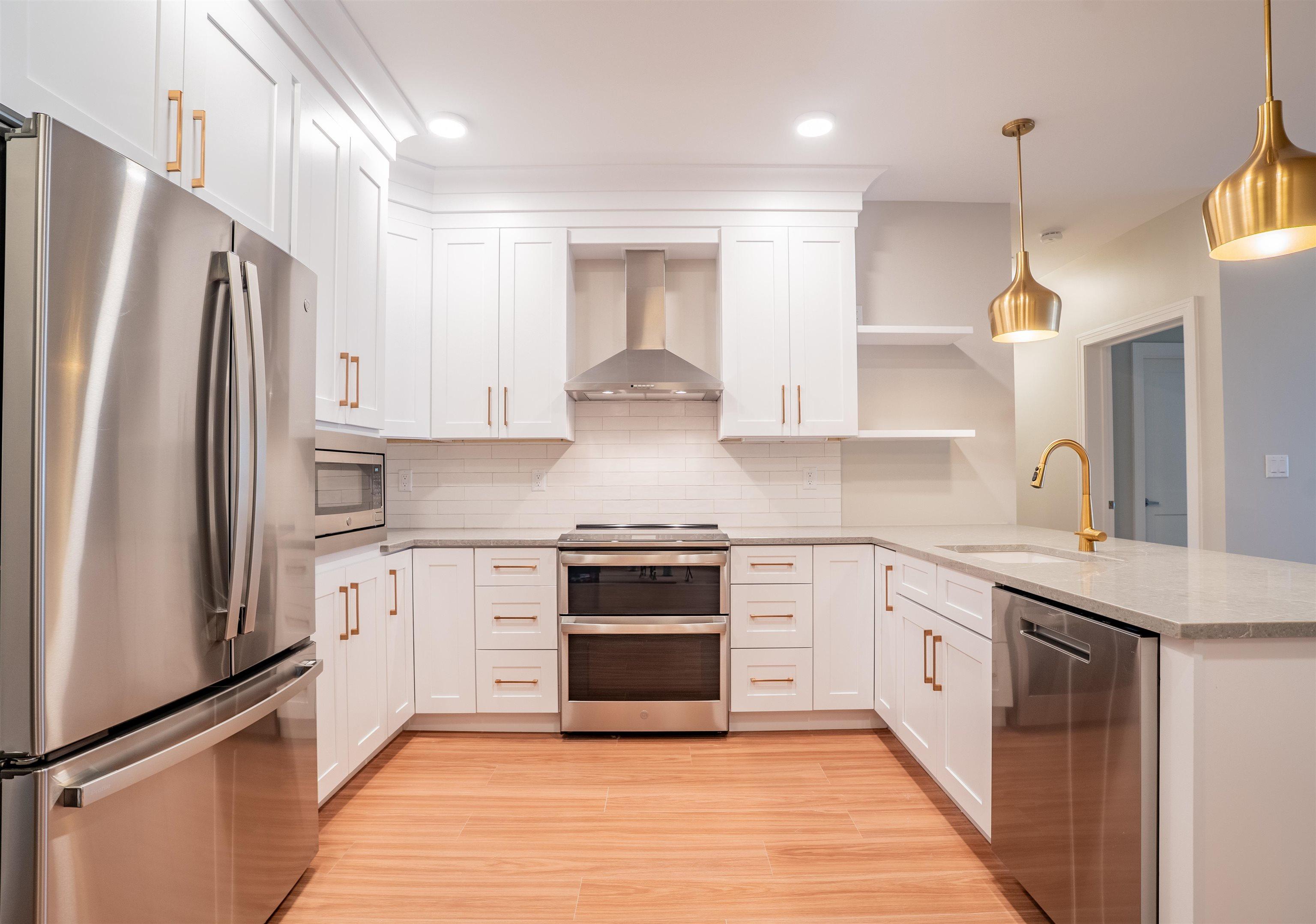 Image 2: Kitchen