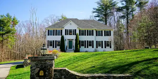 14 Horseshoe Road