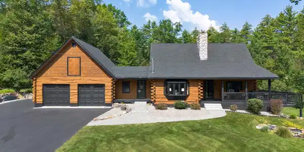 1043 Hill Road