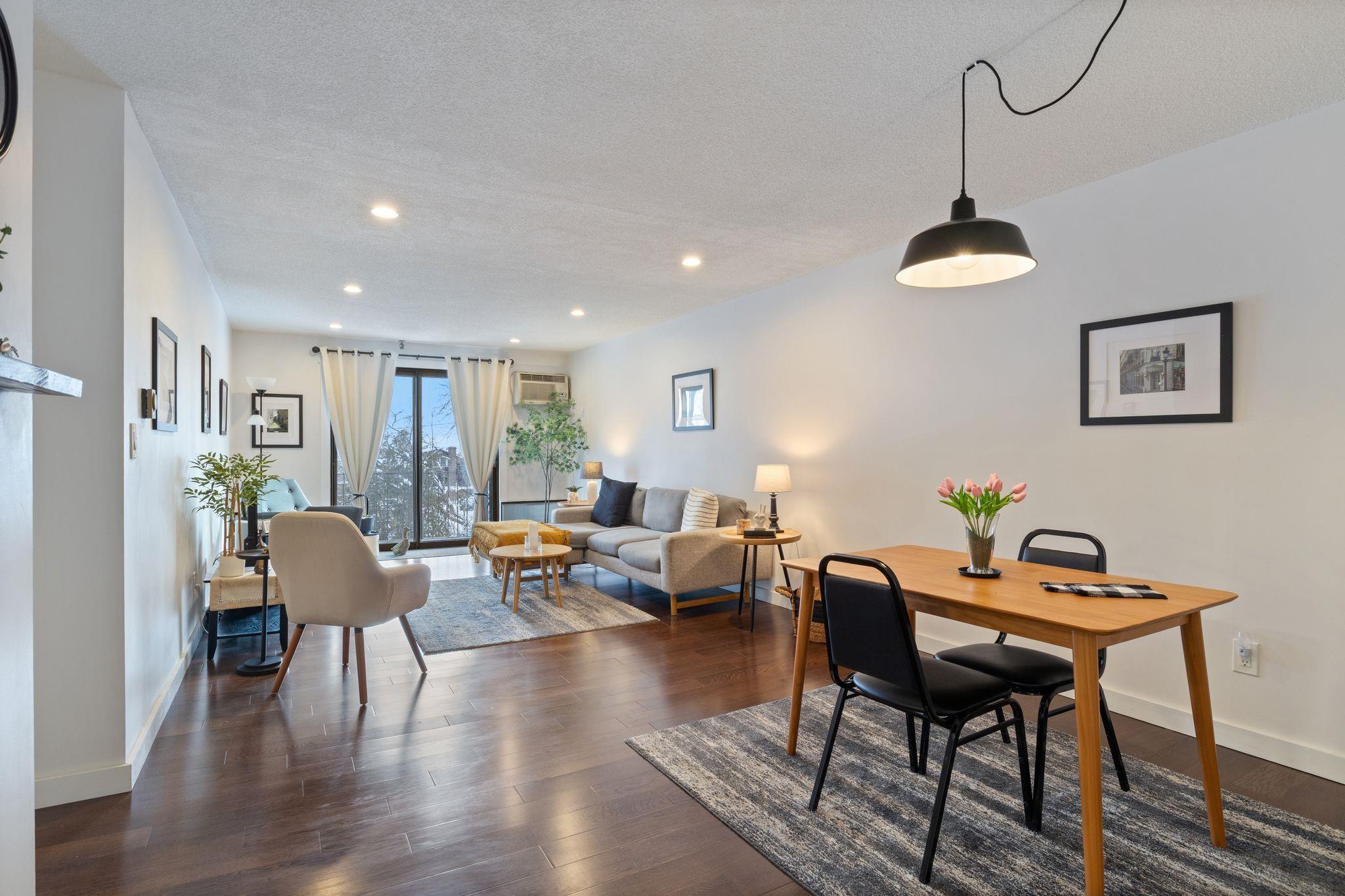 Image 3: Dining area to living room