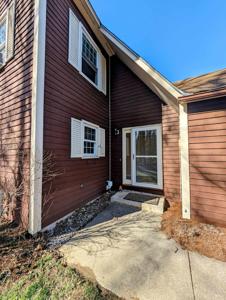 27 Woodbine by the Lake