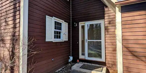27 Woodbine by the Lake