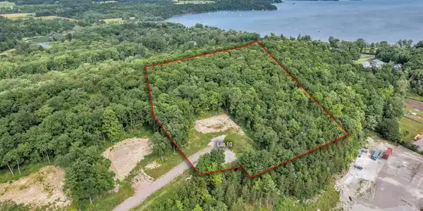 98 Shagbark Lane