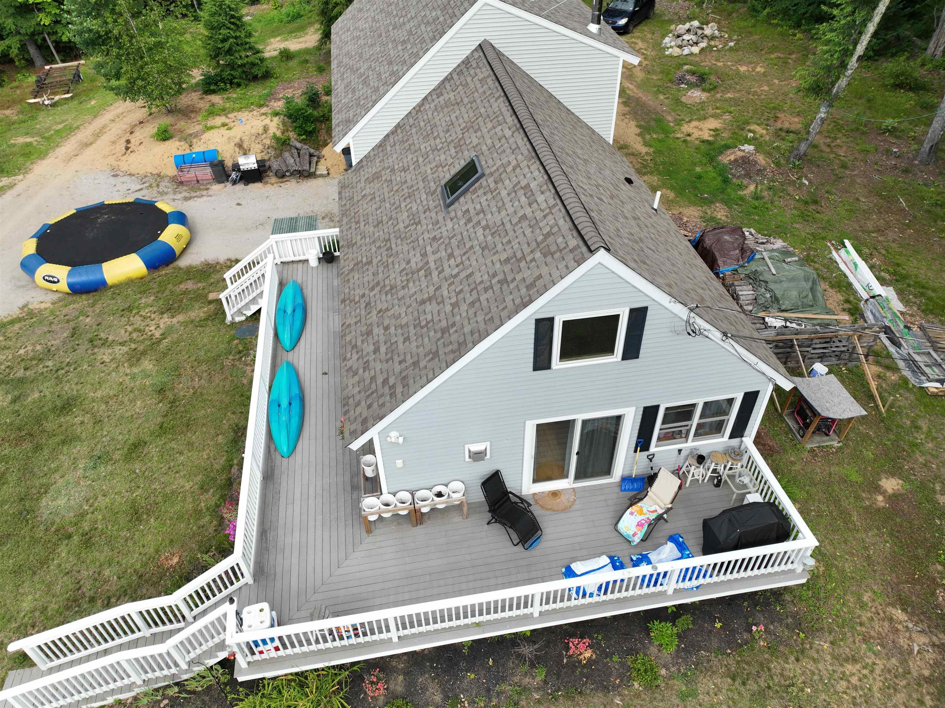 Image 3: Deck is attached to the main house