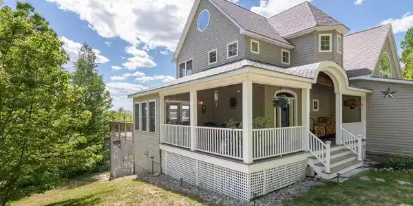 321 Red Hill