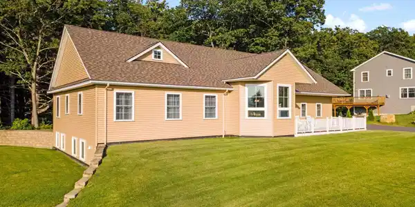 76 Sun Lake