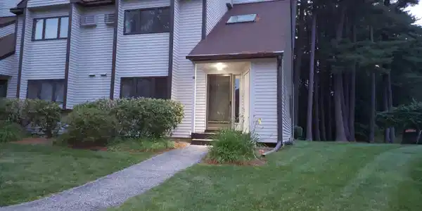 50 Pondview Drive