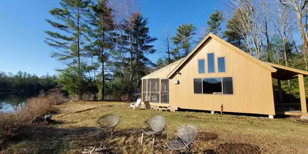 18 Lakeside Road