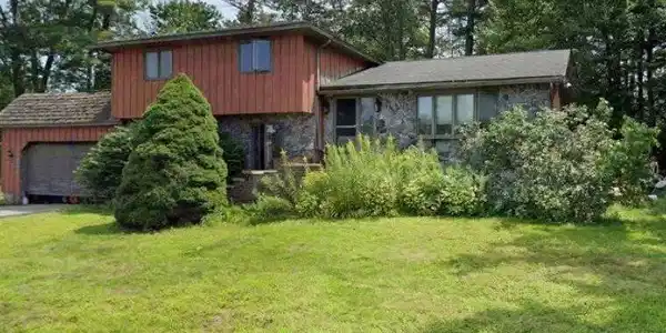 2 Lakeside Street