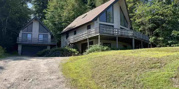 834 Lovell Lake