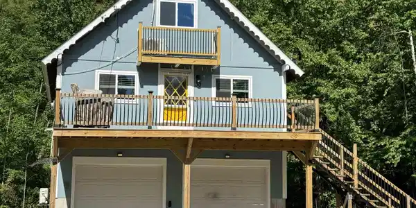 30 Rainbows End Road