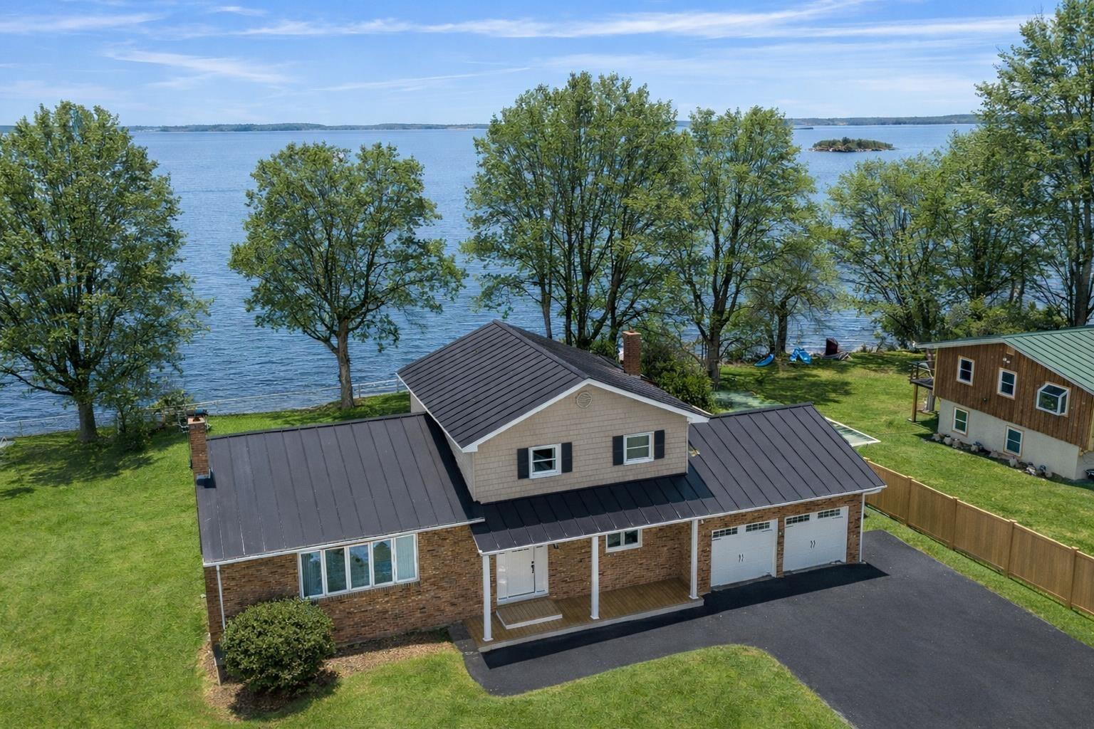 Image 1: 100' Westerly-Facing, Privately Owned Lake Champlain Shoreli