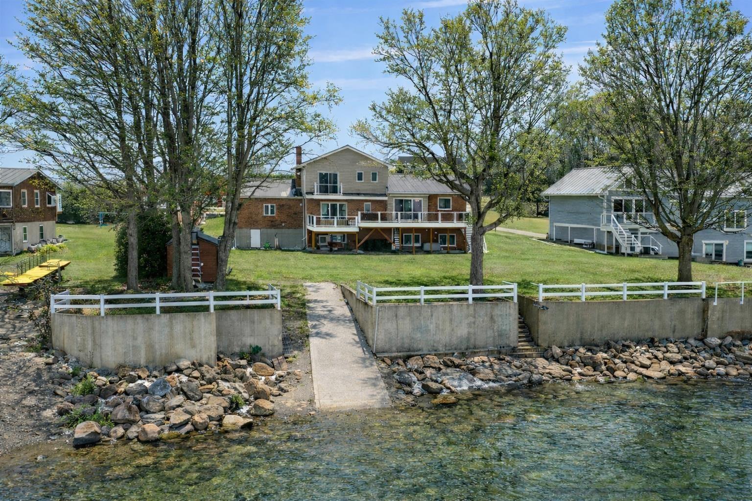 Image 3: 100' Westerly-Facing, Privately Owned Lake Champlain Shoreli Image 3: 100' Westerly-Facing, Privately Owned Lake Champlain Shoreli
