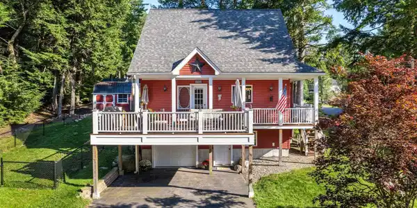 39 Bly Avenue