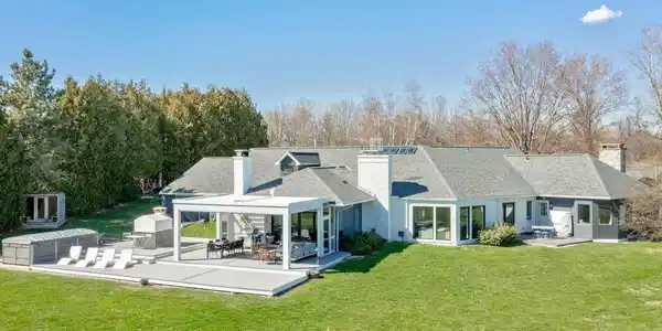 431 McGregor Point