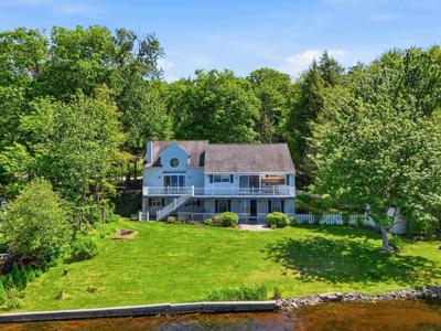 95 Lakeshore Drive
