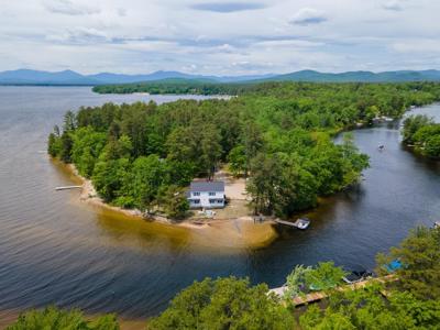 496 Pequawket Trail