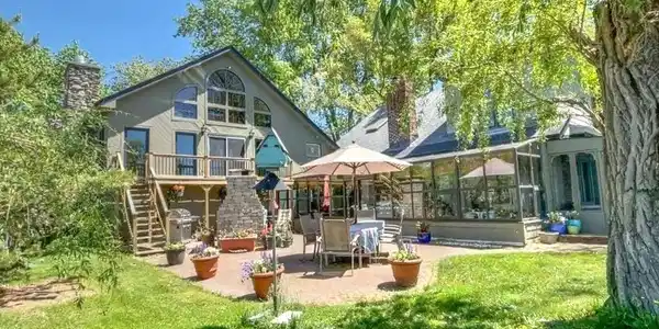 388 Broadlake