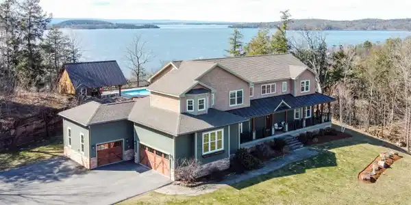 117 Bay