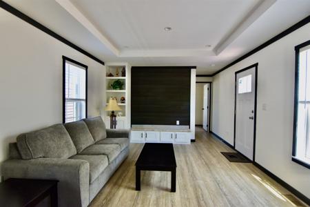 695 Dartmouth College Highway