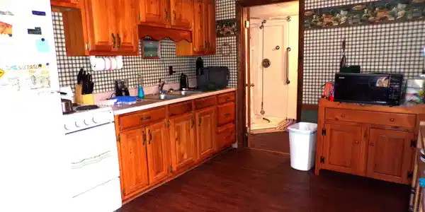 Image 2: Eat In Kitchen Image 2: Eat In Kitchen