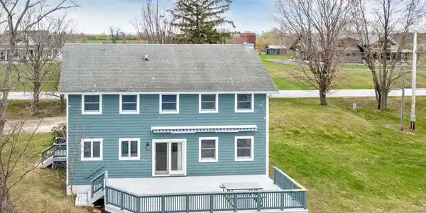 52 Lakewood Drive