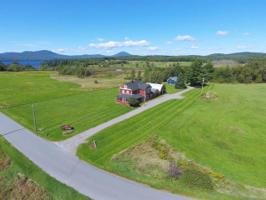 636 Eagle Point