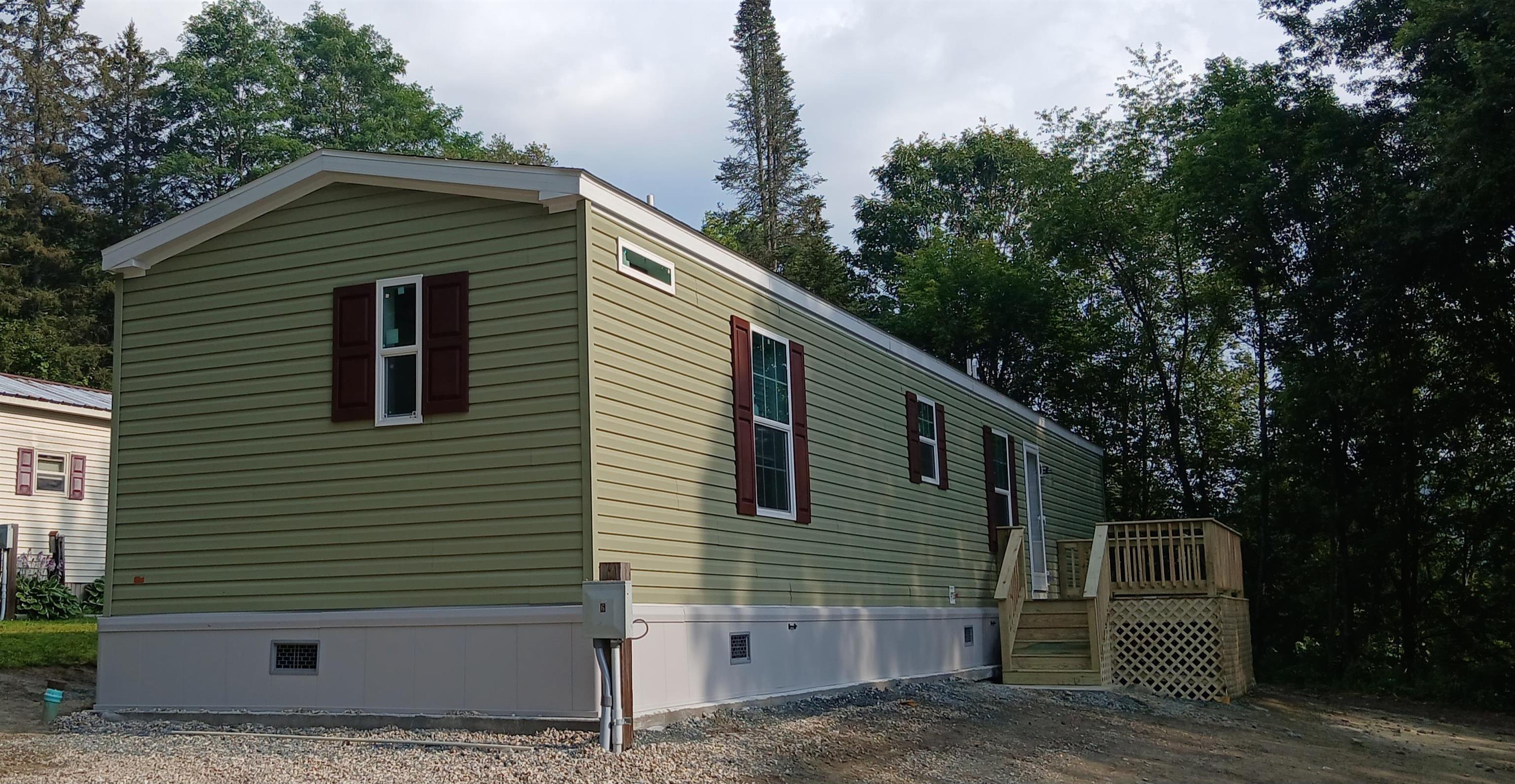 Image 0: Brand New Home