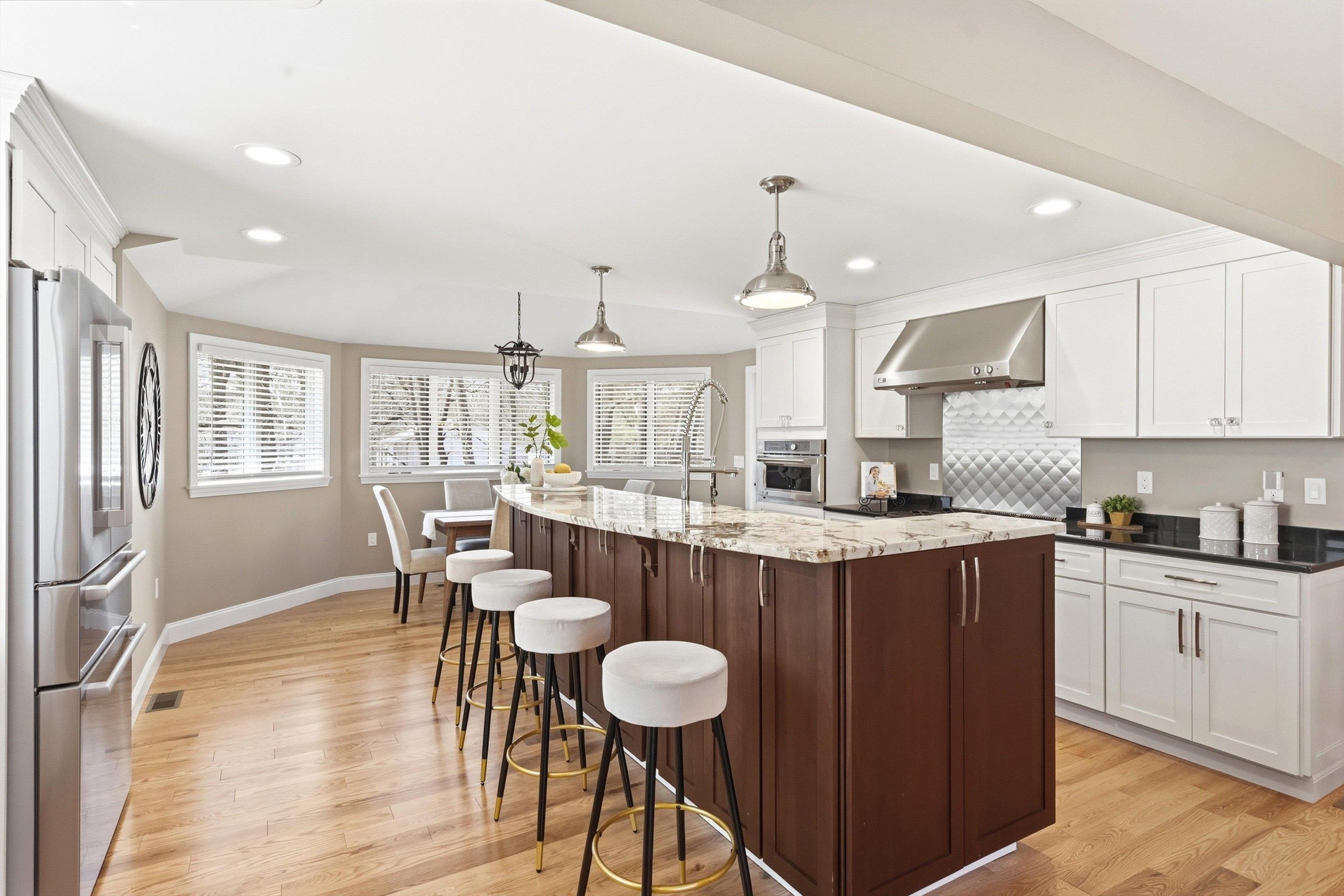 Image 3: Chef's Kitchen