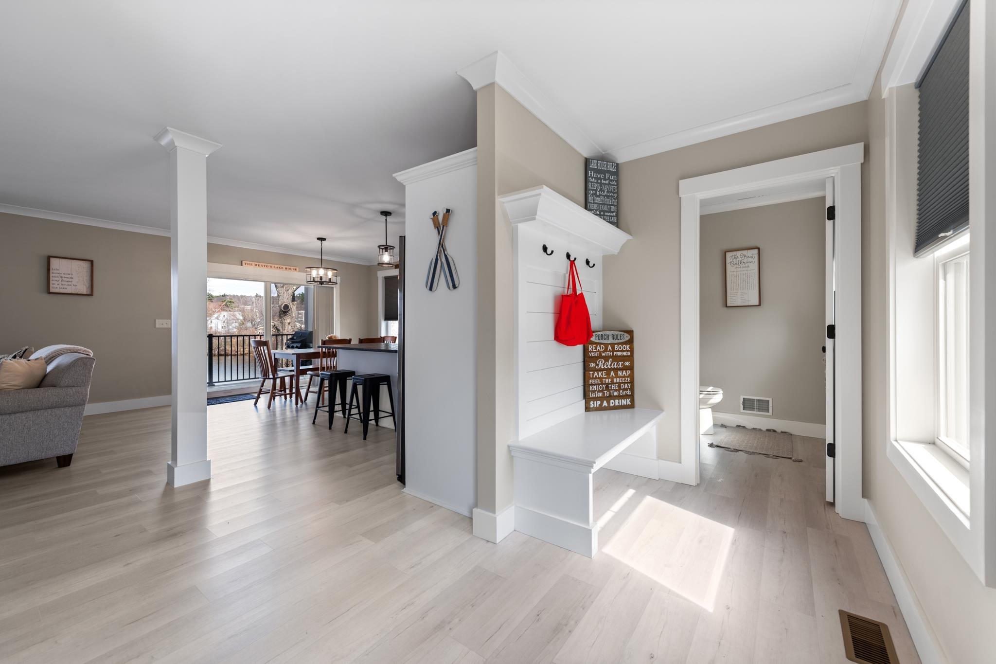 Image 4: Entry Room