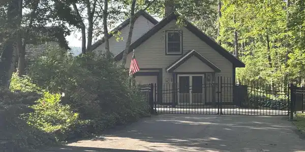 40 N Shore Road