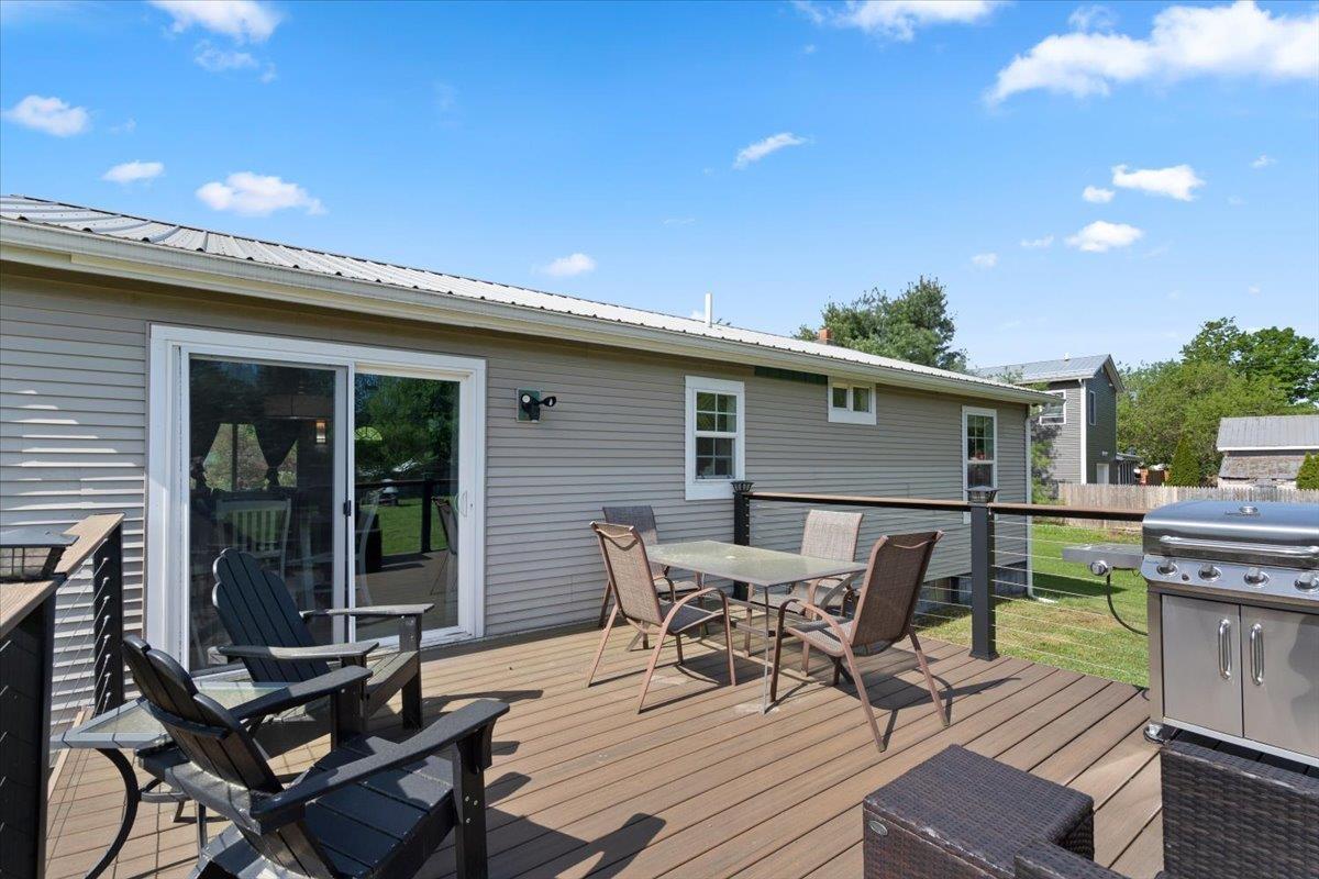 Image 1: Composite Deck Overlooking Yard Image 1: Composite Deck Overlooking Yard