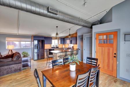 1 Steele Street