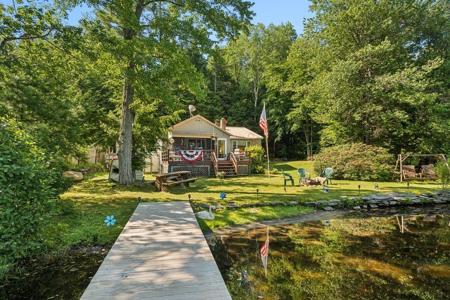 25 Lakeside Drive