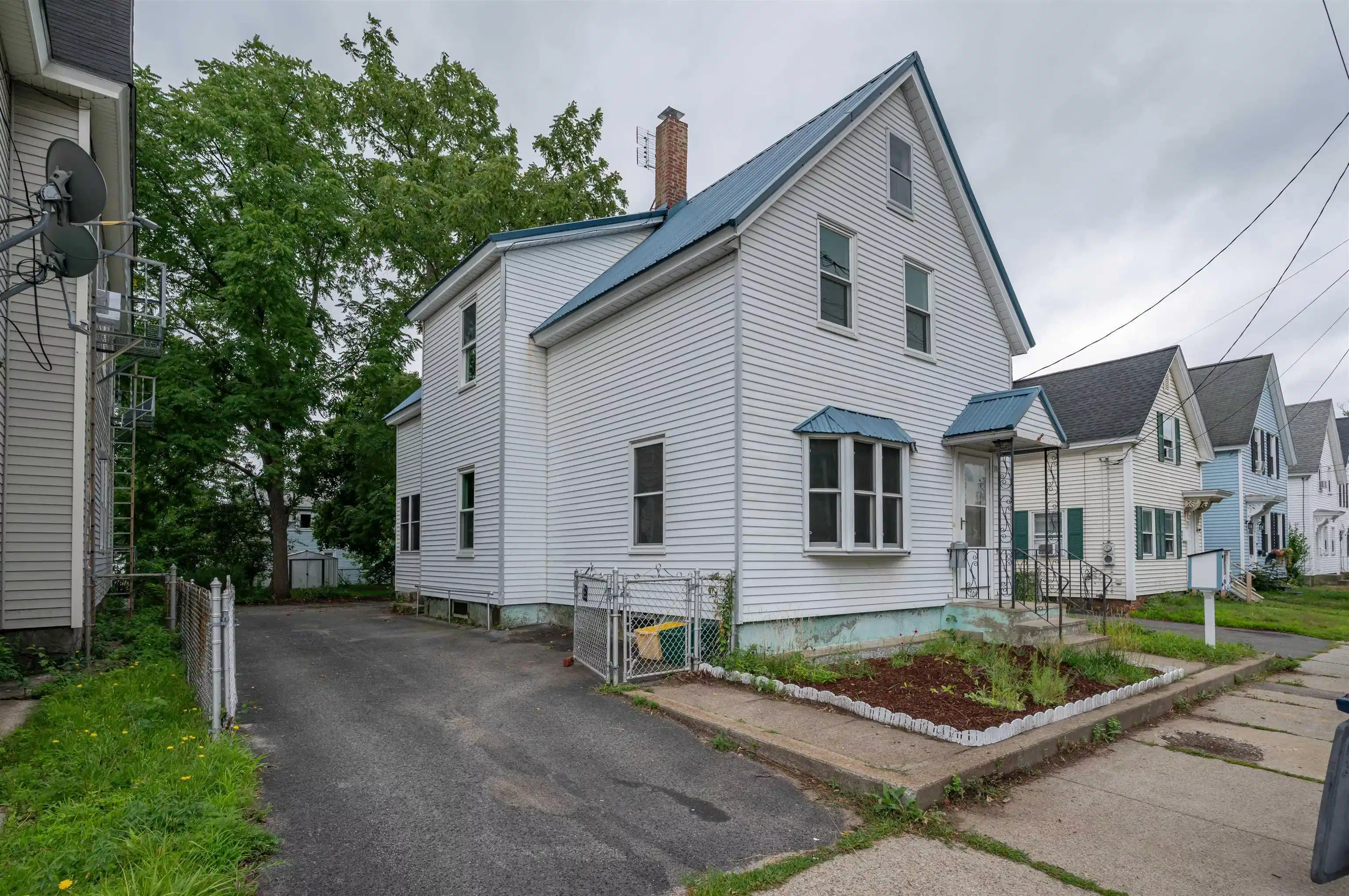 Image 1: Welcome to 104 Kinsley St