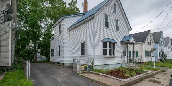 104 Kinsley Street